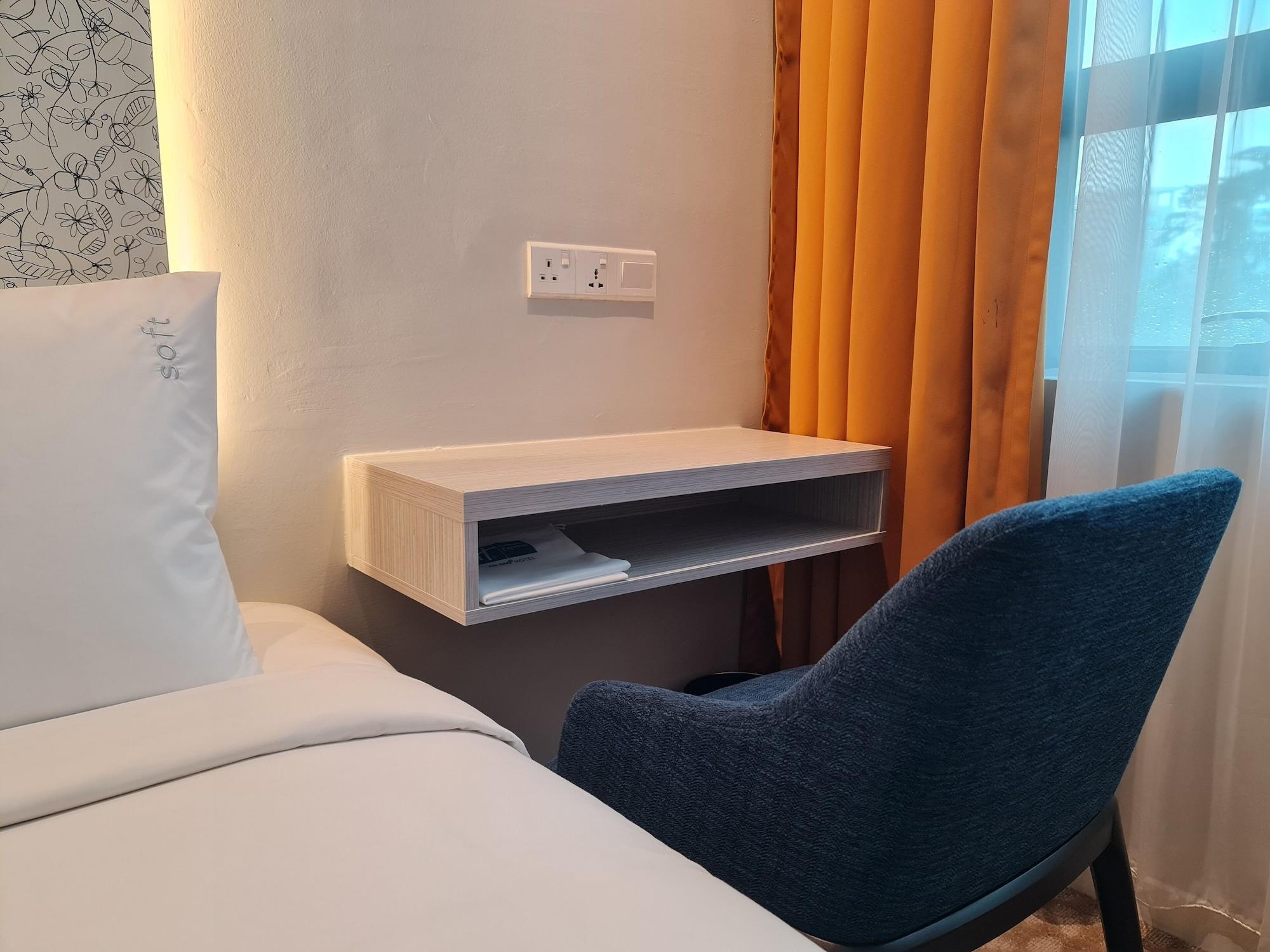 Holiday Inn Express & Suites Johor Bahru By Ihg Esterno foto